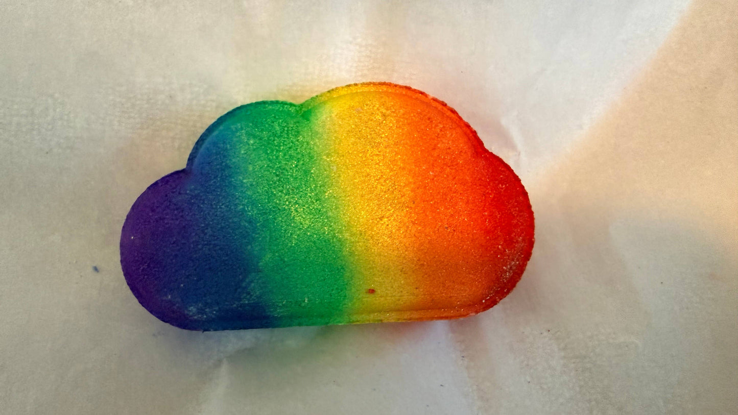 Rainbow Cloud Bath Bomb: Rainbow